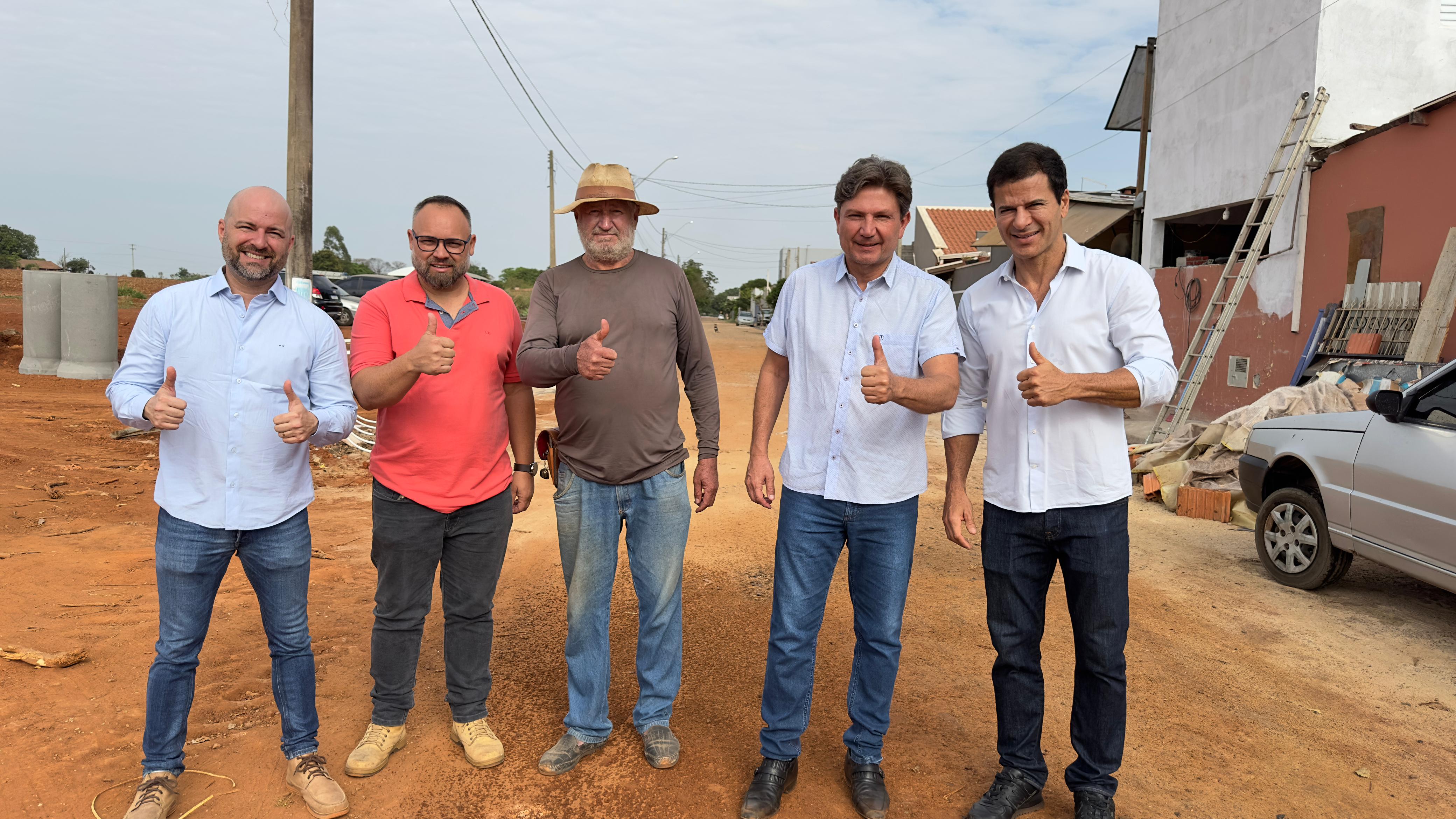 Deputado Visita Obras Em Elias Fausto E Anuncia Novo Investimento