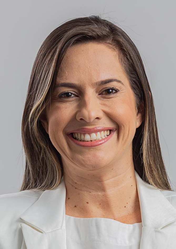 Foto oficial de Profª Camila Godoi