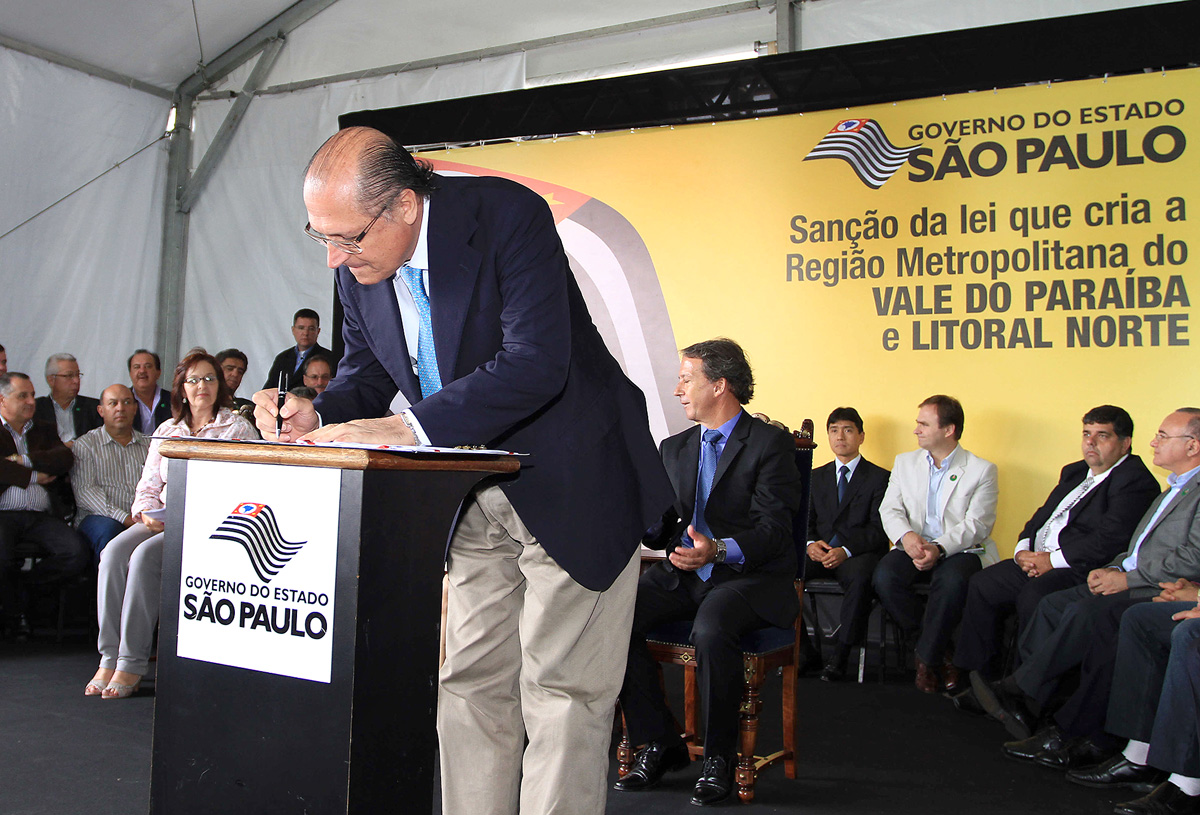 <a style='float:right;color:#ccc' href='https://www3.al.sp.gov.br/repositorio/noticia/01-2012/Alckmin2.jpg' target=_blank><i class='bi bi-zoom-in'></i> Clique para ver a imagem </a>