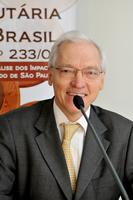 Nelson Machado, ex-ministro da Previdncia<a style='float:right;color:#ccc' href='https://www3.al.sp.gov.br/repositorio/noticia/01-2012/AudPublReTrib16ago11MarcoExMinistroNelsonMachado.jpg' target=_blank><i class='bi bi-zoom-in'></i> Clique para ver a imagem </a>