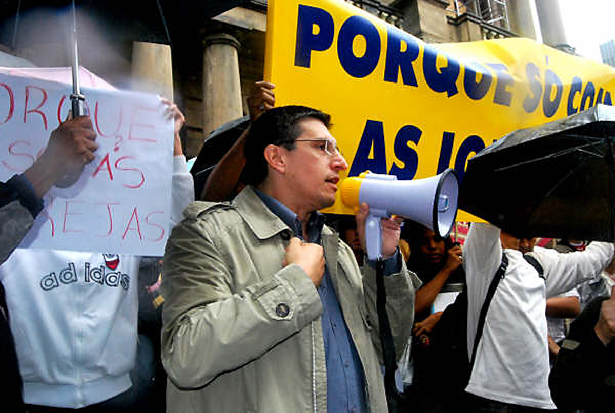 Jos Bruno durante a manifestao<a style='float:right;color:#ccc' href='https://www3.al.sp.gov.br/repositorio/noticia/02-2009/JOSEBRUNOIGREJAS.jpg' target=_blank><i class='bi bi-zoom-in'></i> Clique para ver a imagem </a>