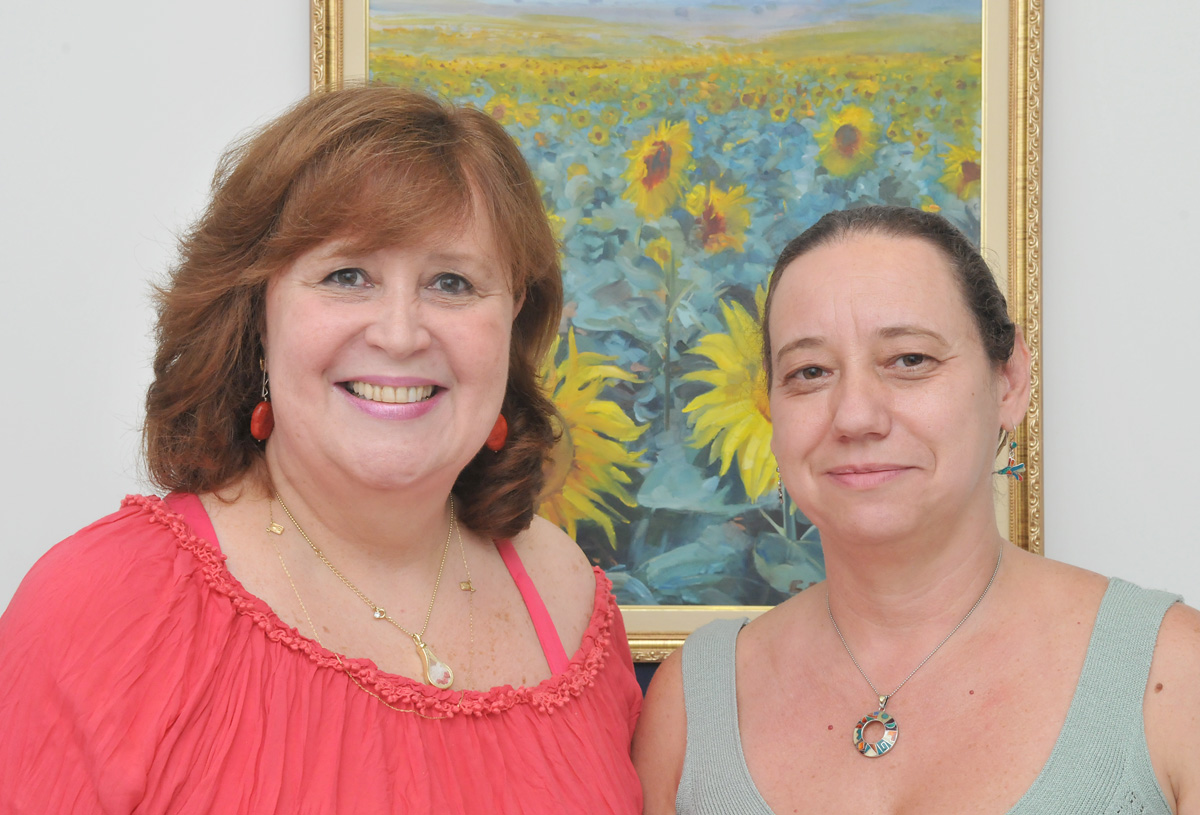 Mrcia Tescari e Rita Ferraro,presidentes do Sindalesp e da Afaleso, respectivamente<a style='float:right;color:#ccc' href='https://www3.al.sp.gov.br/repositorio/noticia/02-2012/AFALESPSPPREV03fev12MarcoJJ.jpg' target=_blank><i class='bi bi-zoom-in'></i> Clique para ver a imagem </a>