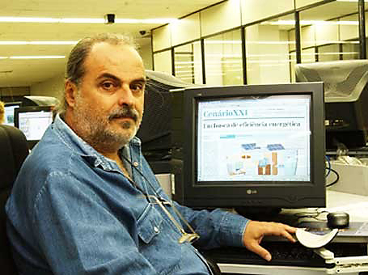 Paulo Martinelli<a style='float:right;color:#ccc' href='https://www3.al.sp.gov.br/repositorio/noticia/02-2012/CELIALEAOJORNALISTAj.jpg' target=_blank><i class='bi bi-zoom-in'></i> Clique para ver a imagem </a>