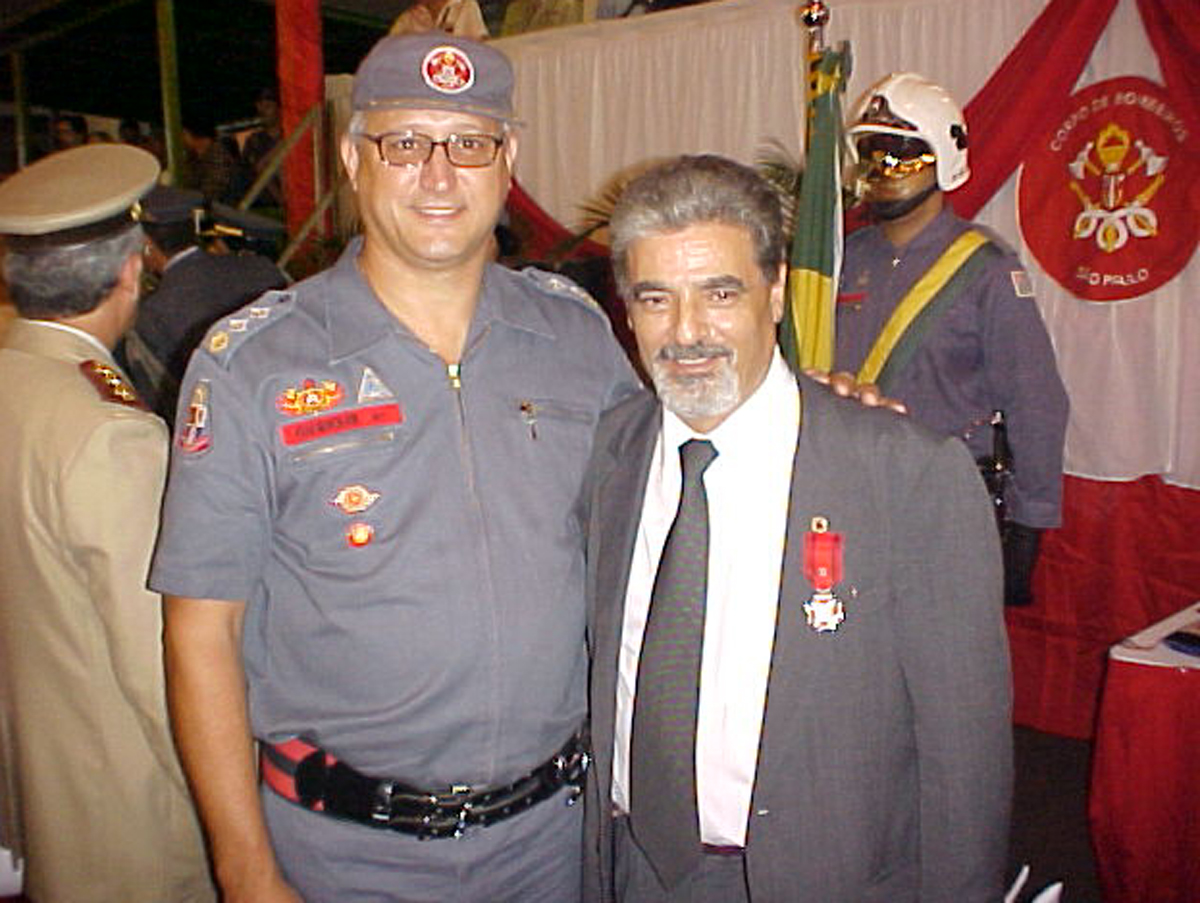 Coronel Jair Paca de Lima e o deputado Pedro Tobias<a style='float:right;color:#ccc' href='https://www3.al.sp.gov.br/repositorio/noticia/03-2008/PTOB30MAR.jpg' target=_blank><i class='bi bi-zoom-in'></i> Clique para ver a imagem </a>