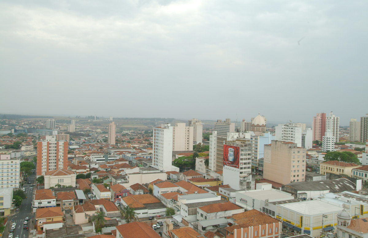 Tem incio a audincia pblica na cidade de Araraquara<a style='float:right;color:#ccc' href='https://www3.al.sp.gov.br/repositorio/noticia/03-2008/araraqcidade3.jpg' target=_blank><i class='bi bi-zoom-in'></i> Clique para ver a imagem </a>