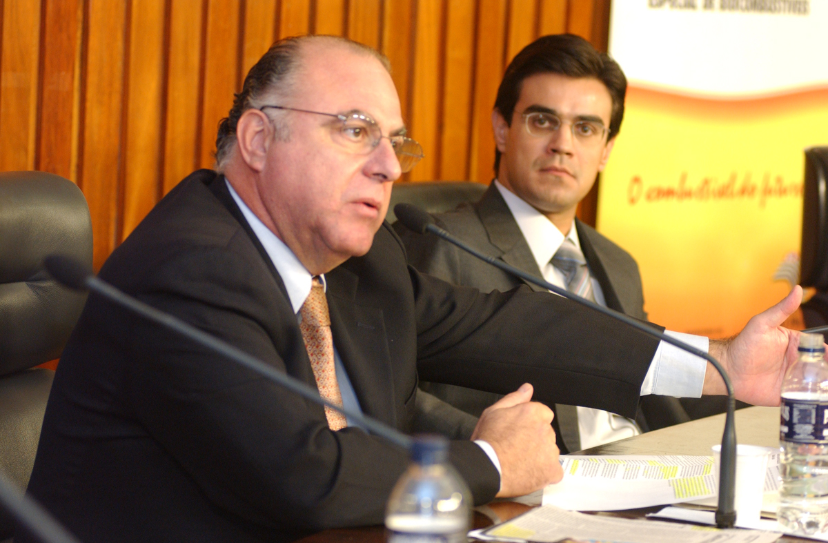 Deputado Arnaldo Jardim e presidente Rodrigo Garcia<a style='float:right;color:#ccc' href='https://www3.al.sp.gov.br/repositorio/noticia/03-2008/biopreajard.jpg' target=_blank><i class='bi bi-zoom-in'></i> Clique para ver a imagem </a>