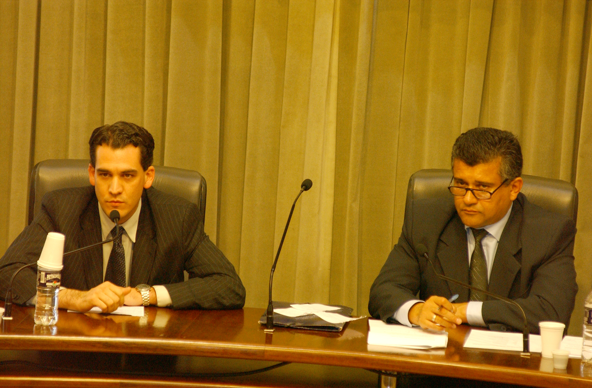 Ariel Castro Alves e deputado talo Cardoso<a style='float:right;color:#ccc' href='https://www3.al.sp.gov.br/repositorio/noticia/03-2008/dirhumariel.jpg' target=_blank><i class='bi bi-zoom-in'></i> Clique para ver a imagem </a>