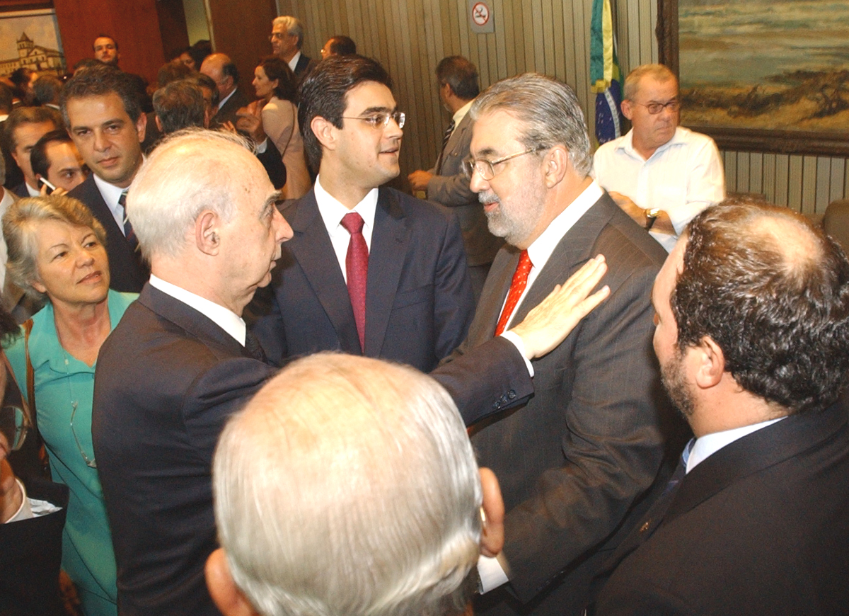 <a style='float:right;color:#ccc' href='https://www3.al.sp.gov.br/repositorio/noticia/03-2008/inaugural5.jpg' target=_blank><i class='bi bi-zoom-in'></i> Clique para ver a imagem </a>
