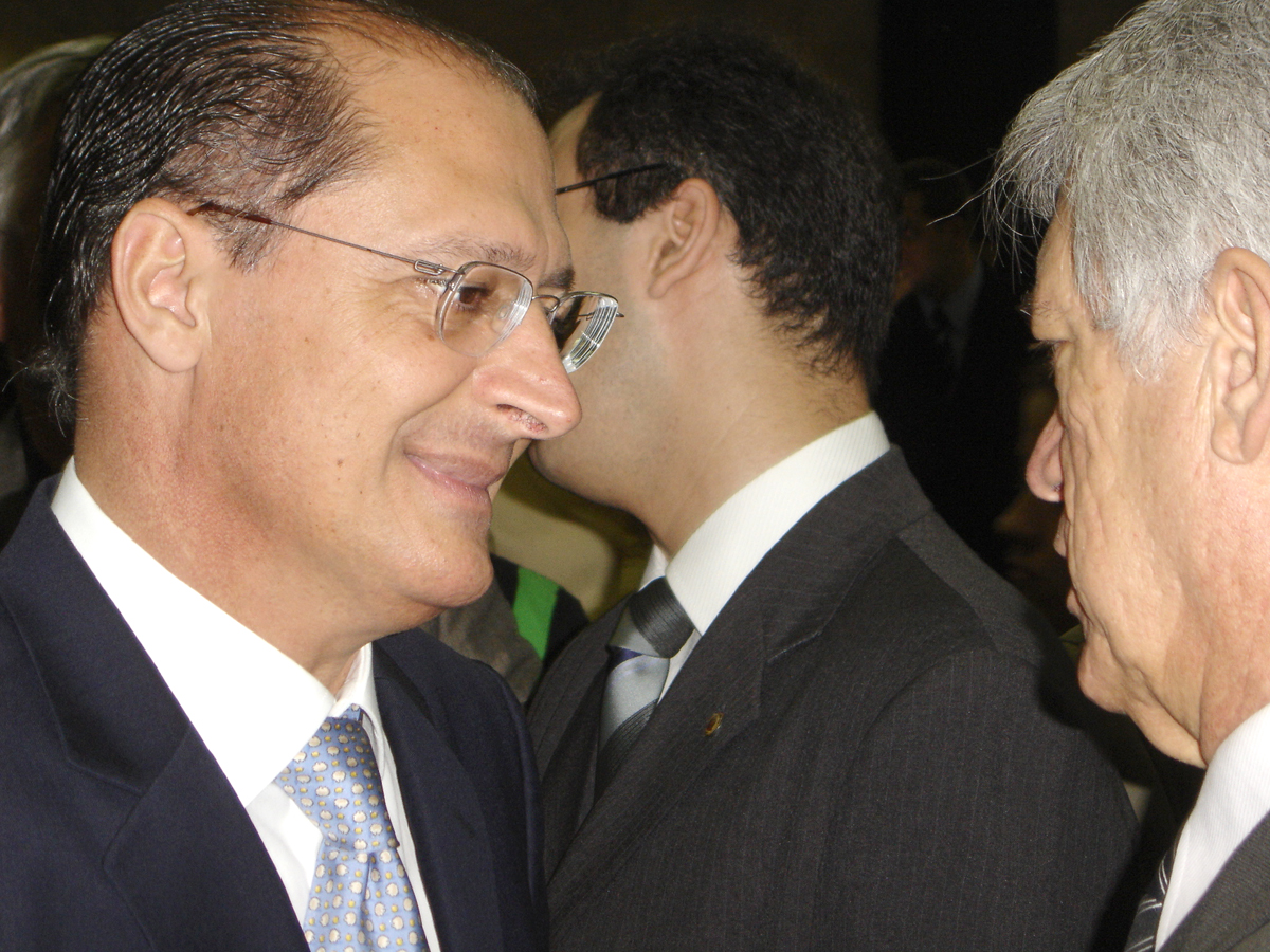 Governador Geraldo Alckmin e deputado Milton Flvio<a style='float:right;color:#ccc' href='https://www3.al.sp.gov.br/repositorio/noticia/03-2008/infocentromflavio.jpg' target=_blank><i class='bi bi-zoom-in'></i> Clique para ver a imagem </a>