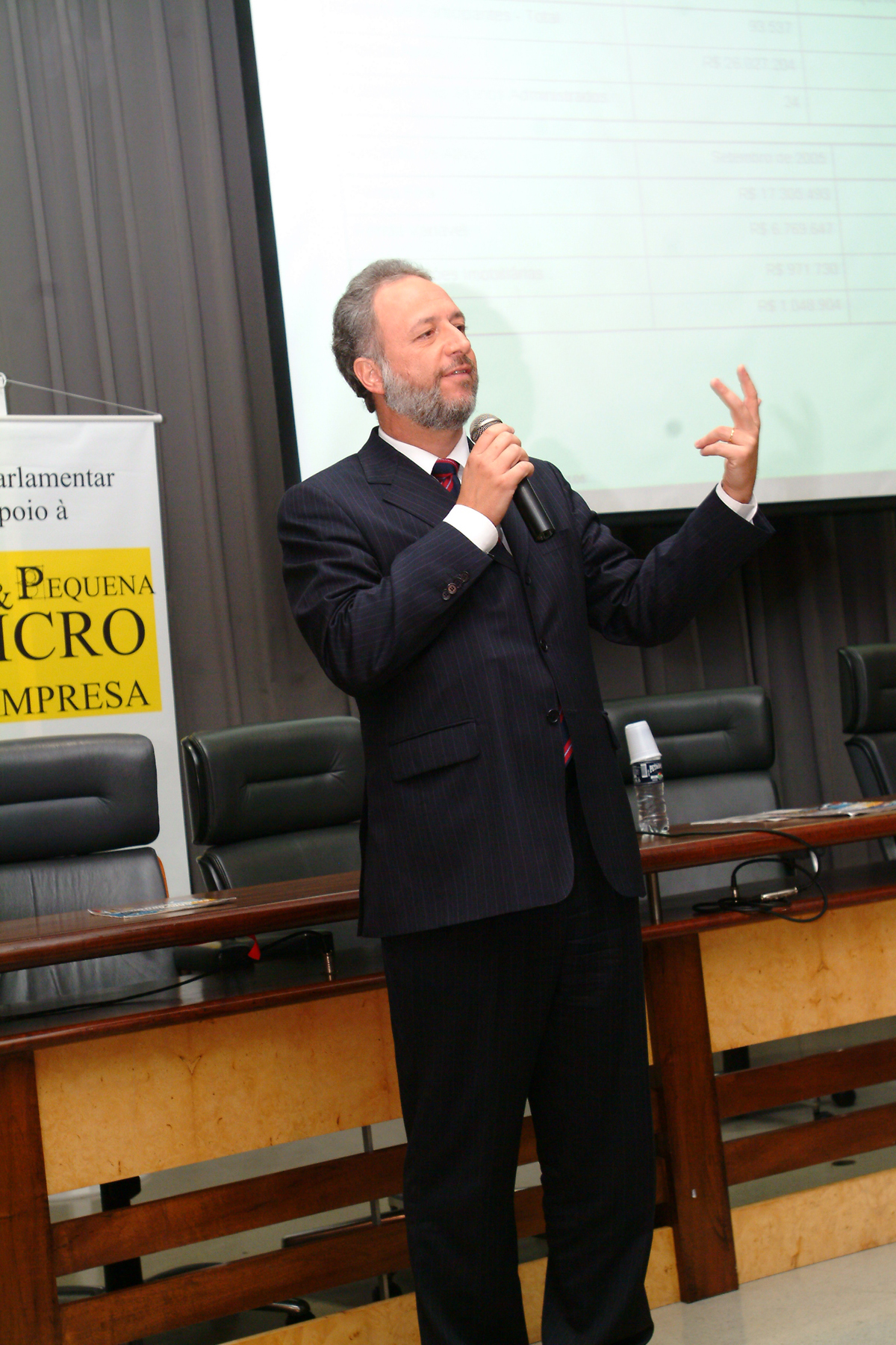 Presidente da Petros " Fundo de Penso da Petrobras, Wagner Pinheiro de Oliveira<a style='float:right;color:#ccc' href='https://www3.al.sp.gov.br/repositorio/noticia/03-2008/microPresPetrosWagnerPinheiro630cint.jpg' target=_blank><i class='bi bi-zoom-in'></i> Clique para ver a imagem </a>