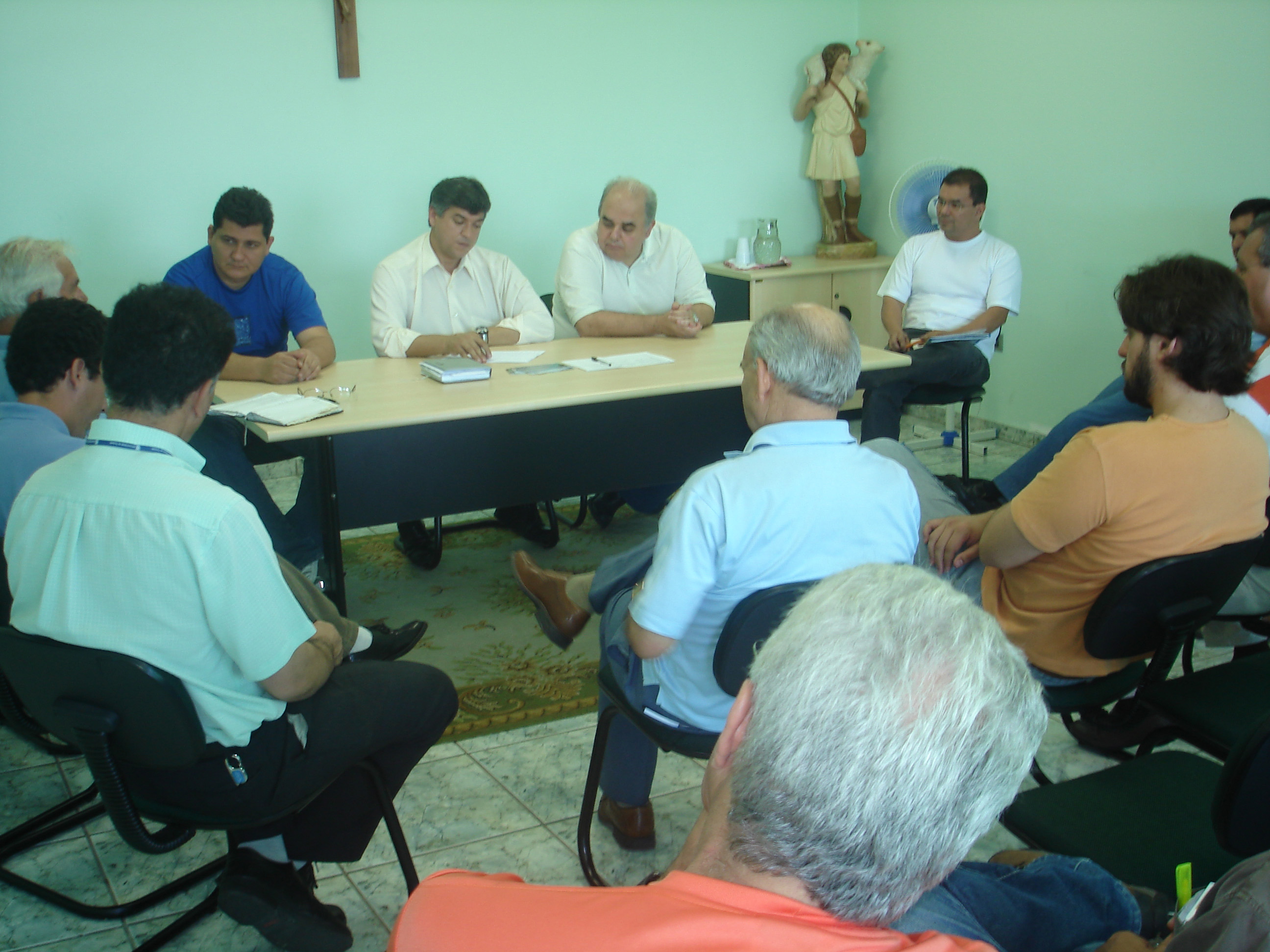 O encontro foi realizado na Comunidade Bom Pastor, em Taubat<a style='float:right;color:#ccc' href='https://www3.al.sp.gov.br/repositorio/noticia/03-2008/pafonso2.jpg' target=_blank><i class='bi bi-zoom-in'></i> Clique para ver a imagem </a>