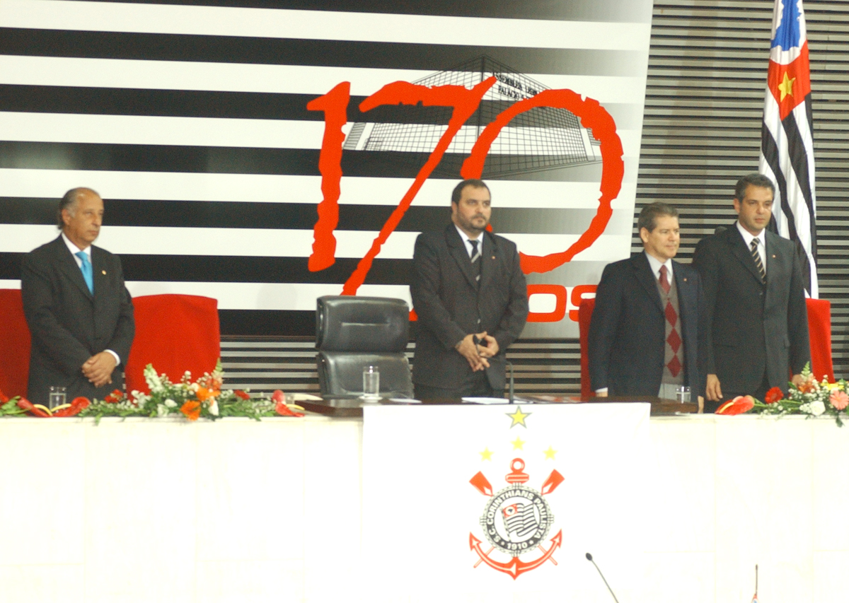Sesso solene para comemorar os 95 anos do Sport Club Corinthians Paulista<a style='float:right;color:#ccc' href='https://www3.al.sp.gov.br/repositorio/noticia/03-2008/solcorint87.jpg' target=_blank><i class='bi bi-zoom-in'></i> Clique para ver a imagem </a>