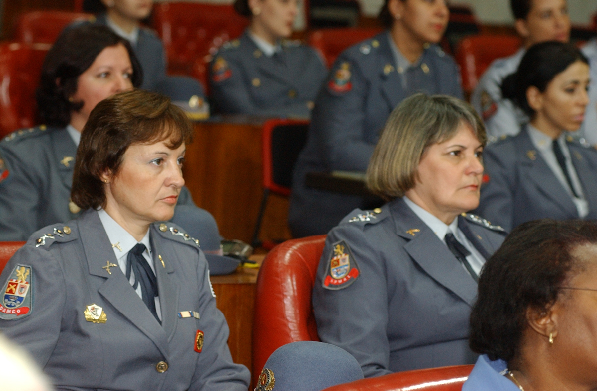Solene comemora os 50 anos do ingresso das mulheres na Polcia Militar do Estado de So Paulo<a style='float:right;color:#ccc' href='https://www3.al.sp.gov.br/repositorio/noticia/03-2008/solpolfem.jpg' target=_blank><i class='bi bi-zoom-in'></i> Clique para ver a imagem </a>