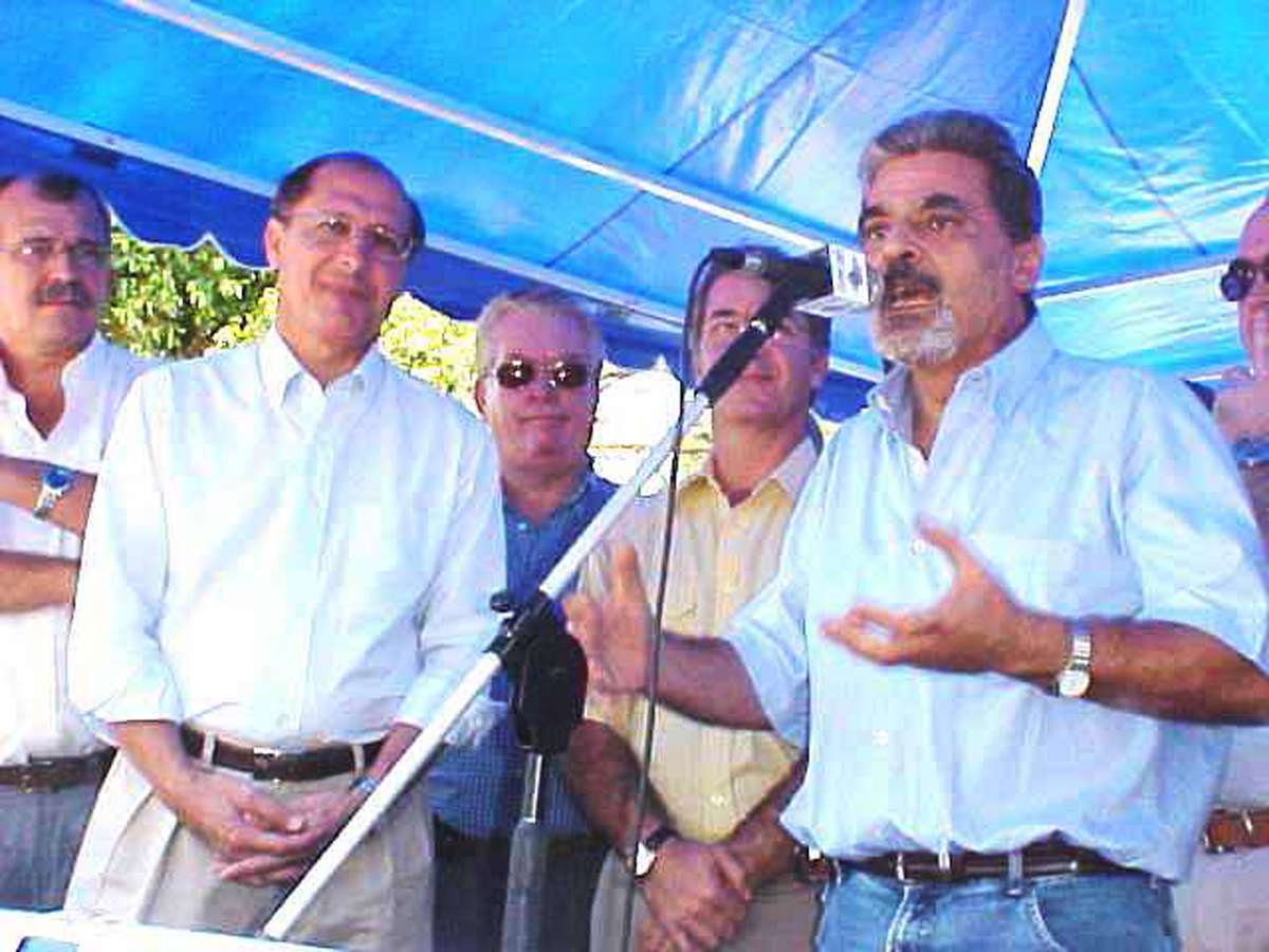 Governador Geraldo Alckmin e o deputado Pedro Tobias <a style='float:right;color:#ccc' href='https://www3.al.sp.gov.br/repositorio/noticia/03-2008/tobiasgov.jpg' target=_blank><i class='bi bi-zoom-in'></i> Clique para ver a imagem </a>