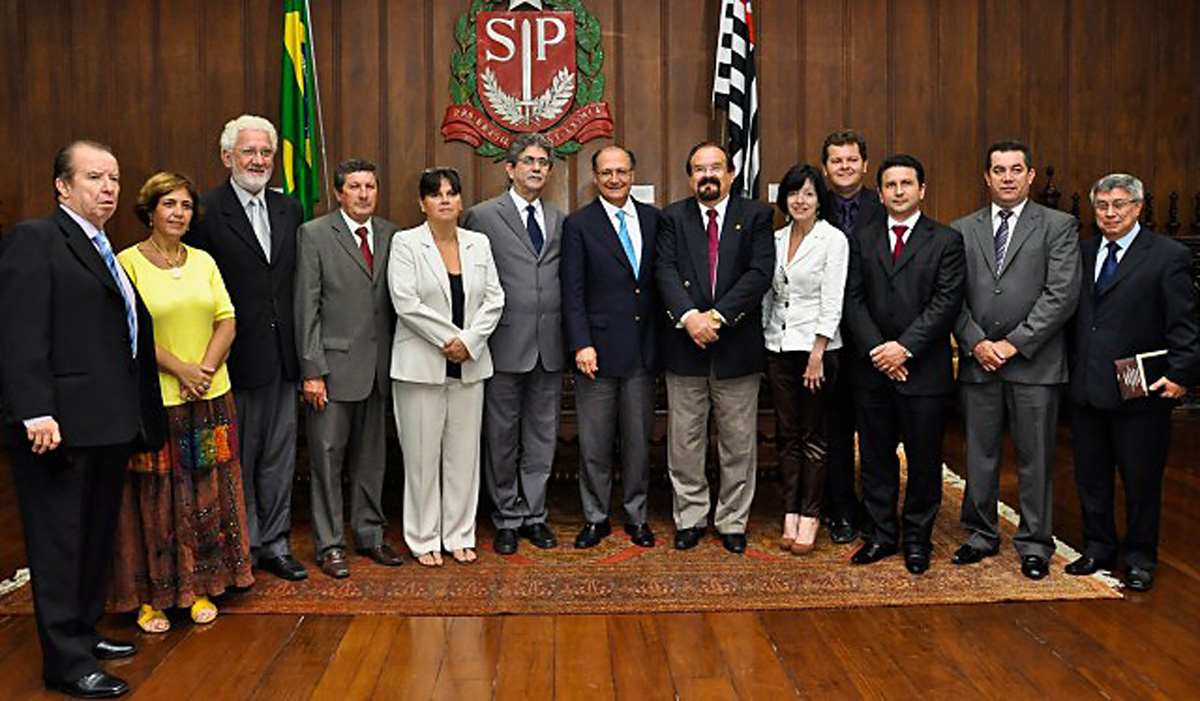 Geraldo Alckmin, Aldo Demarchi e comitiva <a style='float:right;color:#ccc' href='https://www3.al.sp.gov.br/repositorio/noticia/03-2012/ALDODEMARCHIRIOCLAROa.jpg' target=_blank><i class='bi bi-zoom-in'></i> Clique para ver a imagem </a>