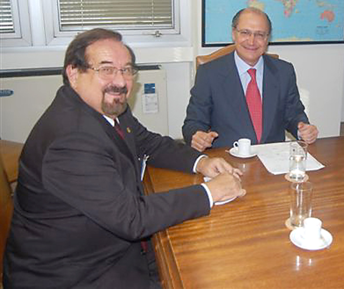 Aldo Demarchi e Geraldo Alckmin<a style='float:right;color:#ccc' href='https://www3.al.sp.gov.br/repositorio/noticia/04-2009/ALDODEMARCHIFATEC.jpg' target=_blank><i class='bi bi-zoom-in'></i> Clique para ver a imagem </a>