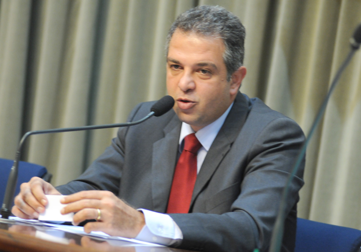 Deputado Said Mourad preside os trabalhos da CPI das seguradoras<a style='float:right;color:#ccc' href='https://www3.al.sp.gov.br/repositorio/noticia/04-2009/CPISEGUROSSAIDMAU_2338.jpg' target=_blank><i class='bi bi-zoom-in'></i> Clique para ver a imagem </a>