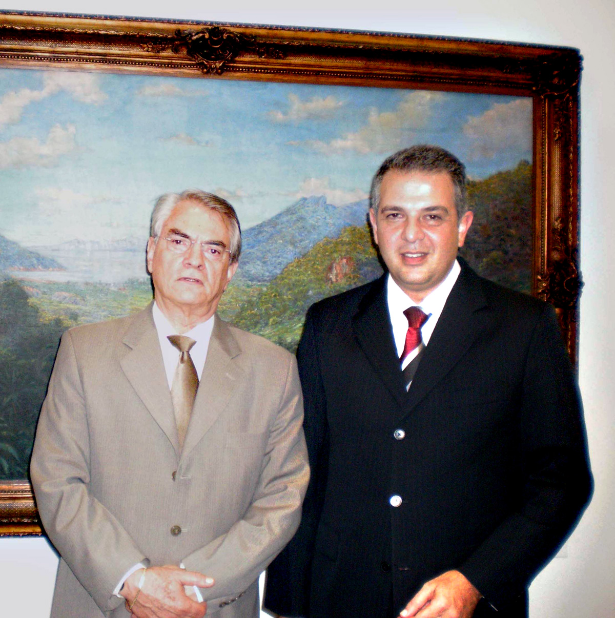 Secretrio Ferreira Pinto recebe Said Mourad em seu gabinete<a style='float:right;color:#ccc' href='https://www3.al.sp.gov.br/repositorio/noticia/04-2009/SAIDMOURADSEGURANCA.jpg' target=_blank><i class='bi bi-zoom-in'></i> Clique para ver a imagem </a>
