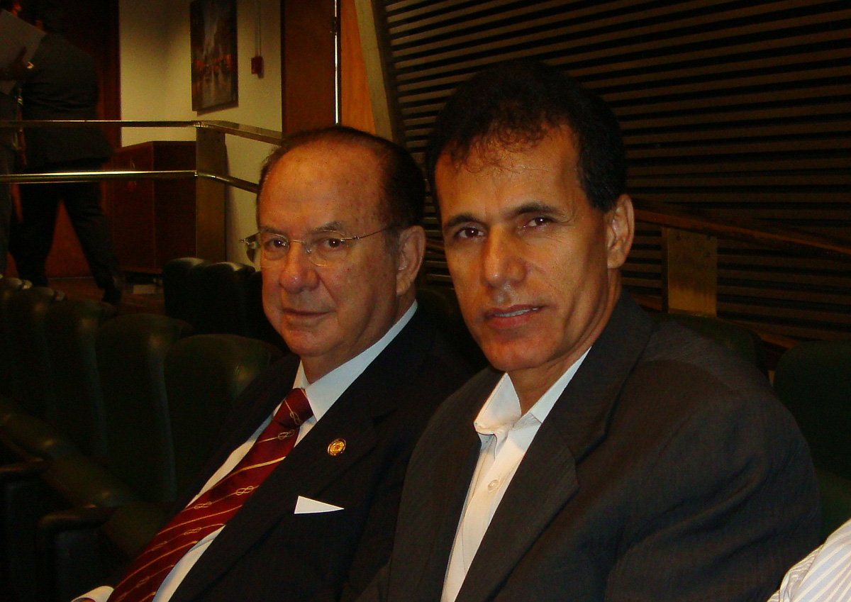 Ary Fossen e Enivaldo Ramos de Freitas<a style='float:right;color:#ccc' href='https://www3.al.sp.gov.br/repositorio/noticia/04-2011/ARYFOSSENVAL.jpg' target=_blank><i class='bi bi-zoom-in'></i> Clique para ver a imagem </a>