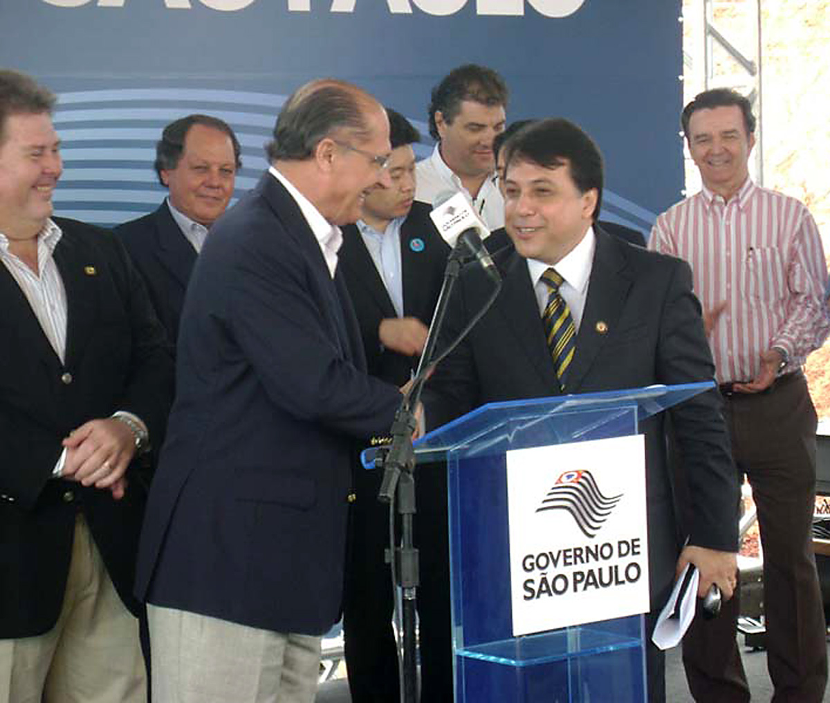 Geraldo Alckmin e Dilmo dos Santos<a style='float:right;color:#ccc' href='https://www3.al.sp.gov.br/repositorio/noticia/04-2011/DILMODOSSANTOS30dias.jpg' target=_blank><i class='bi bi-zoom-in'></i> Clique para ver a imagem </a>