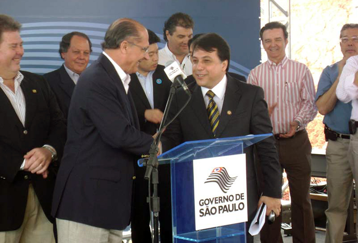 Geraldo Alckmin e Dilmo em Piracicaba<a style='float:right;color:#ccc' href='https://www3.al.sp.gov.br/repositorio/noticia/04-2011/DILMODOSSANTOSpira.jpg' target=_blank><i class='bi bi-zoom-in'></i> Clique para ver a imagem </a>