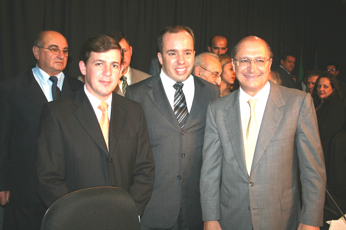 Orlando Morando, Kiko Teixeira e Geraldo Alckmin <a style='float:right;color:#ccc' href='https://www3.al.sp.gov.br/repositorio/noticia/05-2009/ORLANDOMORANDORIOGRANDENSE.jpg' target=_blank><i class='bi bi-zoom-in'></i> Clique para ver a imagem </a>