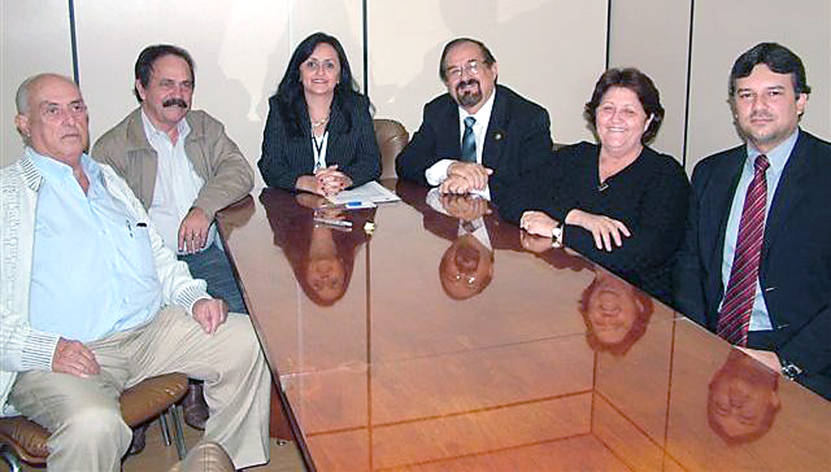 Pedro Campos, Jos Melar, Silvia, Demarchi, Odete e Marcelo Moraes<a style='float:right;color:#ccc' href='https://www3.al.sp.gov.br/repositorio/noticia/05-2010/DEMARCHITIETE.jpg' target=_blank><i class='bi bi-zoom-in'></i> Clique para ver a imagem </a>
