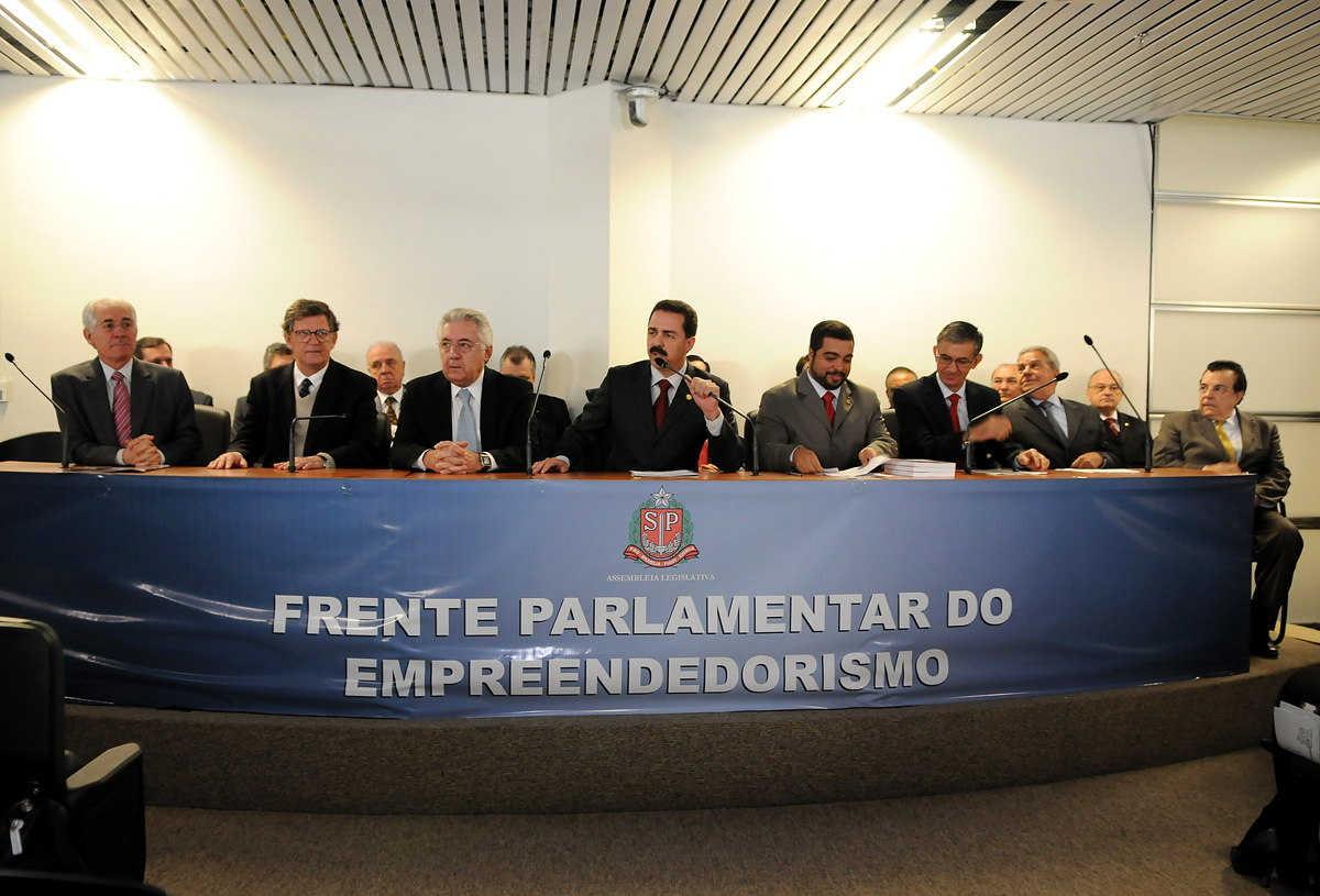 Lanamento da Frente Parlamentar do Empreendedorismo <a style='float:right;color:#ccc' href='https://www3.al.sp.gov.br/repositorio/noticia/06-2011/FrenteParlaEmpreendedorismoMAU8386.jpg' target=_blank><i class='bi bi-zoom-in'></i> Clique para ver a imagem </a>