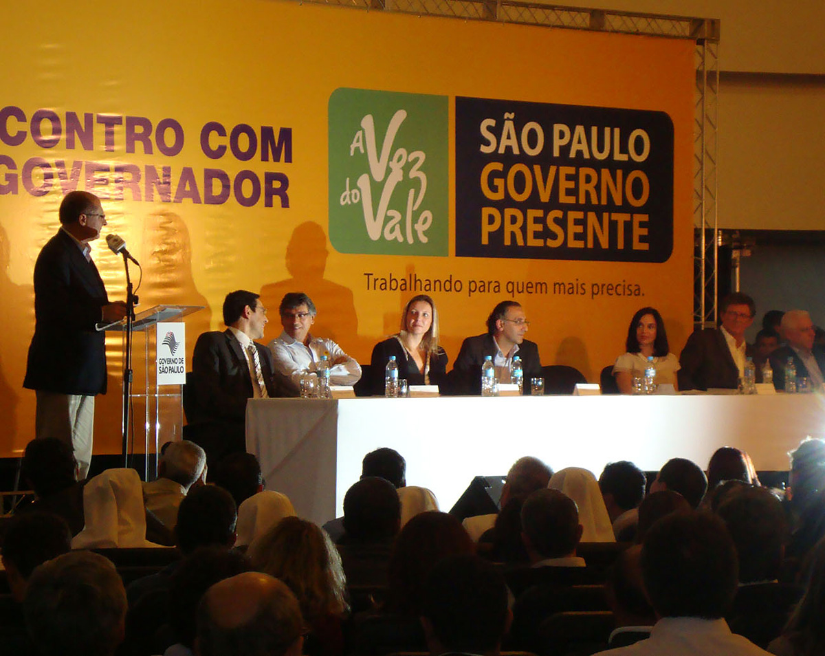 Alckmin anuncia investimentos para o Vale do Paraba<a style='float:right;color:#ccc' href='https://www3.al.sp.gov.br/repositorio/noticia/06-2011/NISHIMOTOgovernoVALEparaiba.jpg' target=_blank><i class='bi bi-zoom-in'></i> Clique para ver a imagem </a>