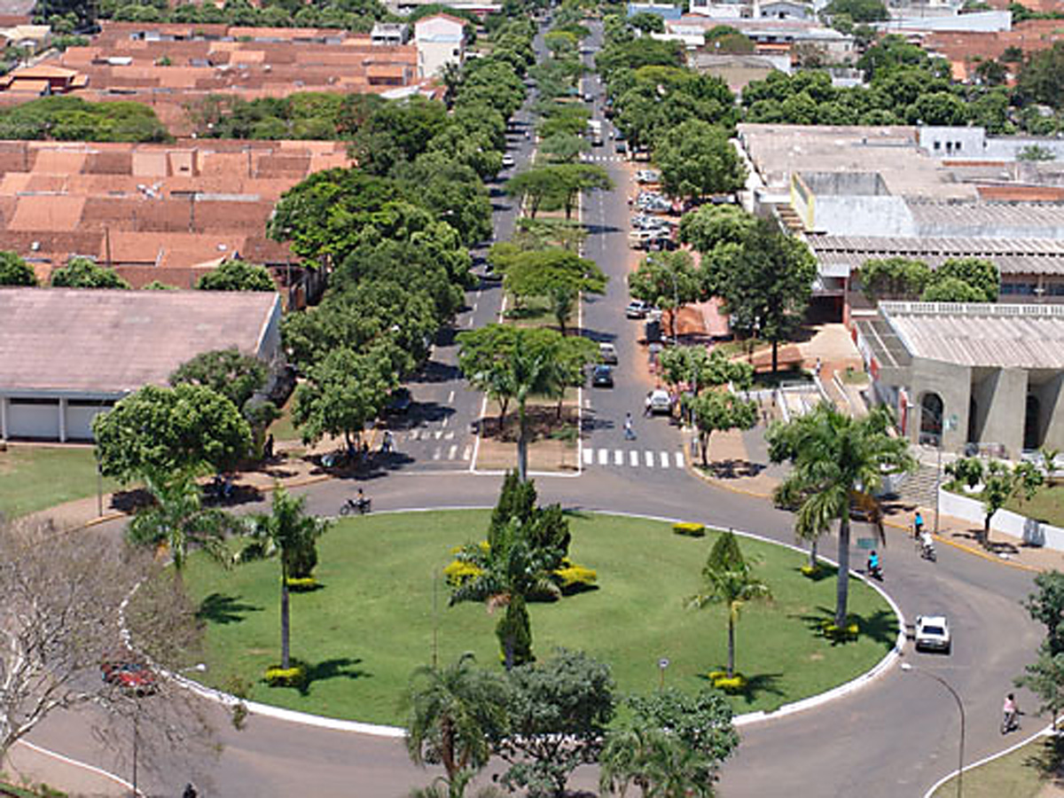 Avenida Brasil<a style='float:right;color:#ccc' href='https://www3.al.sp.gov.br/repositorio/noticia/07-2008/Ilha-Solteira---Avenida-Brasil.jpg' target=_blank><i class='bi bi-zoom-in'></i> Clique para ver a imagem </a>
