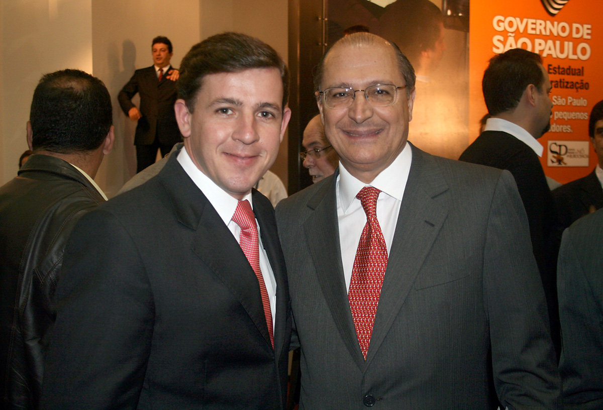 Orlando Morando e Geraldo Alckmin<a style='float:right;color:#ccc' href='https://www3.al.sp.gov.br/repositorio/noticia/07-2009/ORLANDOMORANDONO.jpg' target=_blank><i class='bi bi-zoom-in'></i> Clique para ver a imagem </a>