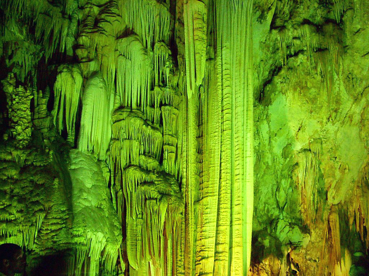 Caverna do Diabo <a style='float:right;color:#ccc' href='https://www3.al.sp.gov.br/repositorio/noticia/07-2010/cavernadodiaboeldoradoc.jpg' target=_blank><i class='bi bi-zoom-in'></i> Clique para ver a imagem </a>