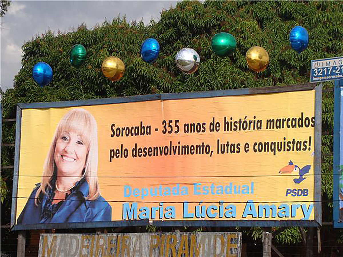 Em outdoor Maria Lcia Amary cumprimenta Sorocaba <a style='float:right;color:#ccc' href='https://www3.al.sp.gov.br/repositorio/noticia/08-2009/AMARYSOROCABA355.jpg' target=_blank><i class='bi bi-zoom-in'></i> Clique para ver a imagem </a>