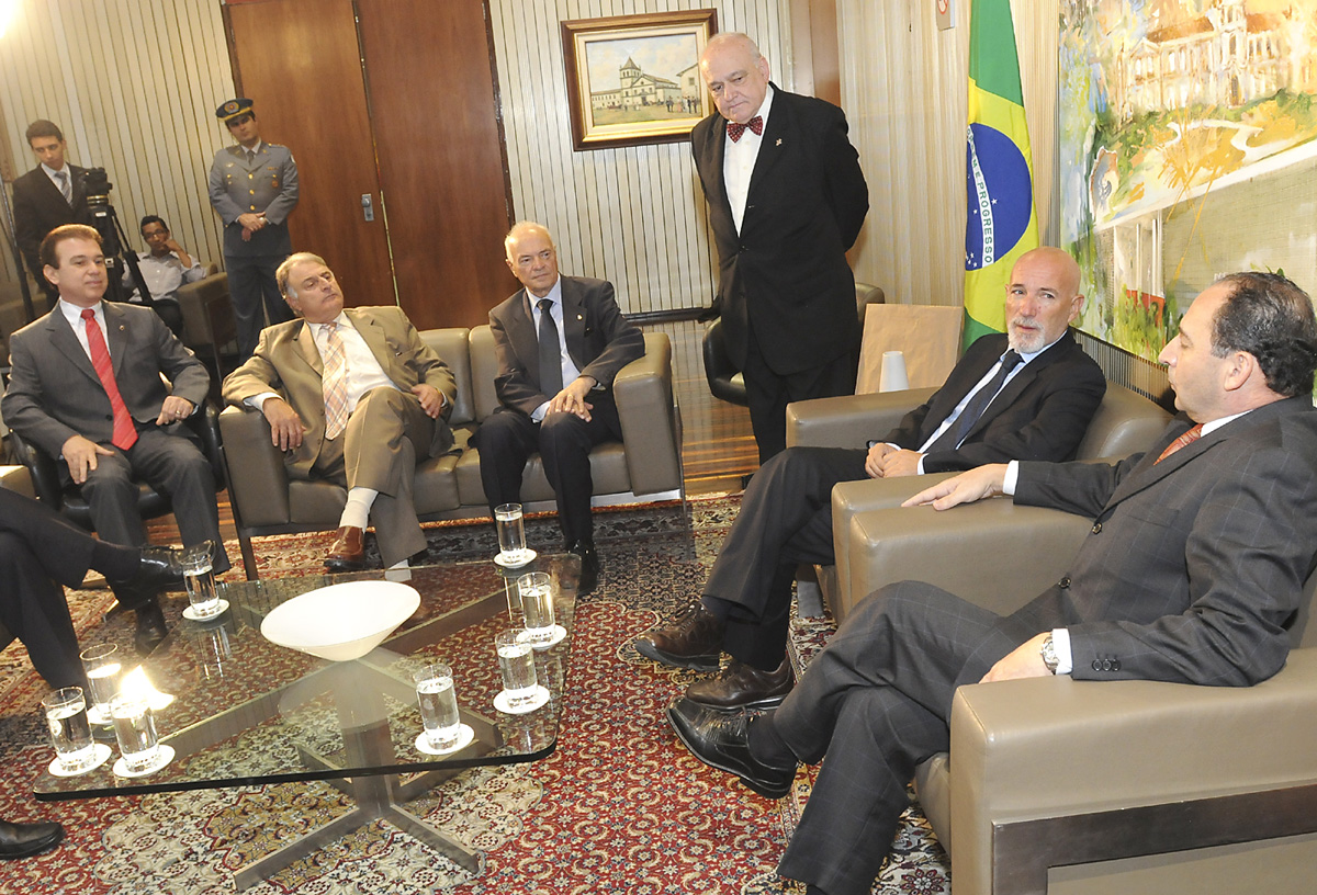  <a style='float:right;color:#ccc' href='https://www3.al.sp.gov.br/repositorio/noticia/09-2009/POMEZIAGERALROB_6368.jpg' target=_blank><i class='bi bi-zoom-in'></i> Clique para ver a imagem </a>