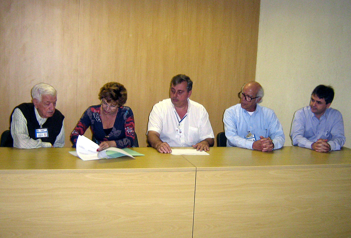 Maria Lcia Prandi participa da assinatura dos  convnios<a style='float:right;color:#ccc' href='https://www3.al.sp.gov.br/repositorio/noticia/09-2009/PRANDISAUDEVERVAS.jpg' target=_blank><i class='bi bi-zoom-in'></i> Clique para ver a imagem </a>