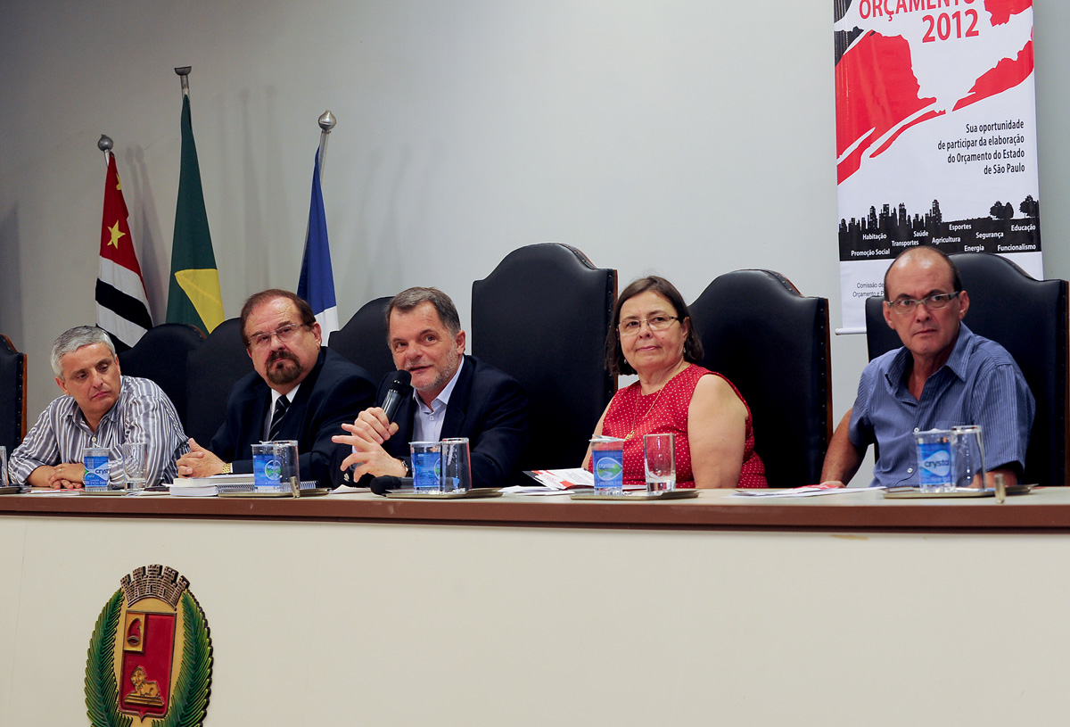 Joo Vitte, Aldo Demarchi, Mauro Bragato, Olga Salomo e Valdir Natalino Andreeta<a style='float:right;color:#ccc' href='https://www3.al.sp.gov.br/repositorio/noticia/10-2011/AudPubRioClaro07out11mmyNomeada.jpg' target=_blank><i class='bi bi-zoom-in'></i> Clique para ver a imagem </a>