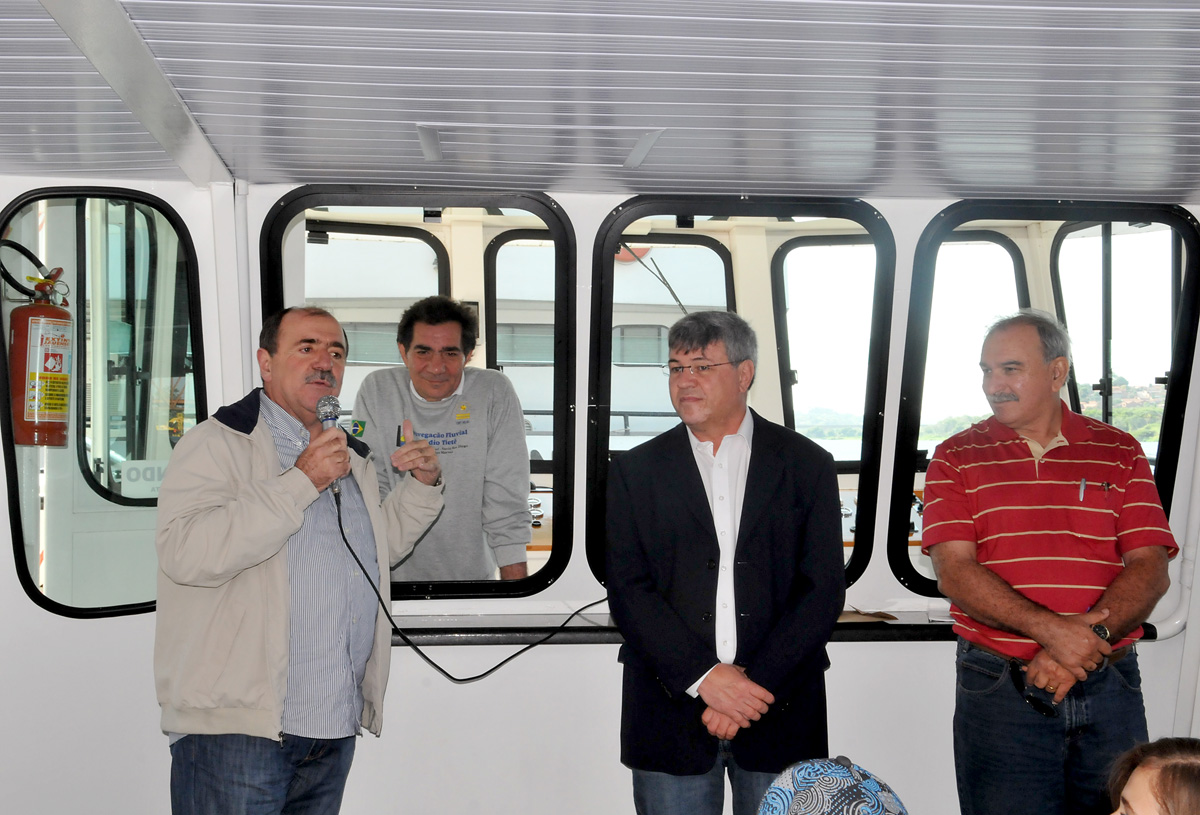 Joo Caramez, Hlio Palmezan, Jos Carlos de Mello Teixeira e Miguel Ribeiro <a style='float:right;color:#ccc' href='https://www3.al.sp.gov.br/repositorio/noticia/10-2011/HidroviasBarraBonita21out11MarcoNomeada2.jpg' target=_blank><i class='bi bi-zoom-in'></i> Clique para ver a imagem </a>