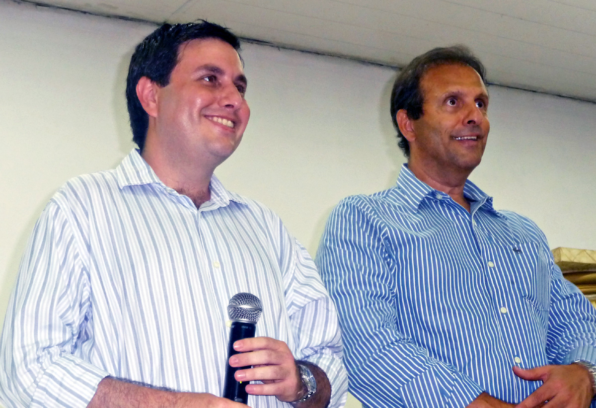 Andr Soares e Jorge Tadeu<a style='float:right;color:#ccc' href='https://www3.al.sp.gov.br/repositorio/noticia/11-2009/ANDRESOARESMAUA.jpg' target=_blank><i class='bi bi-zoom-in'></i> Clique para ver a imagem </a>