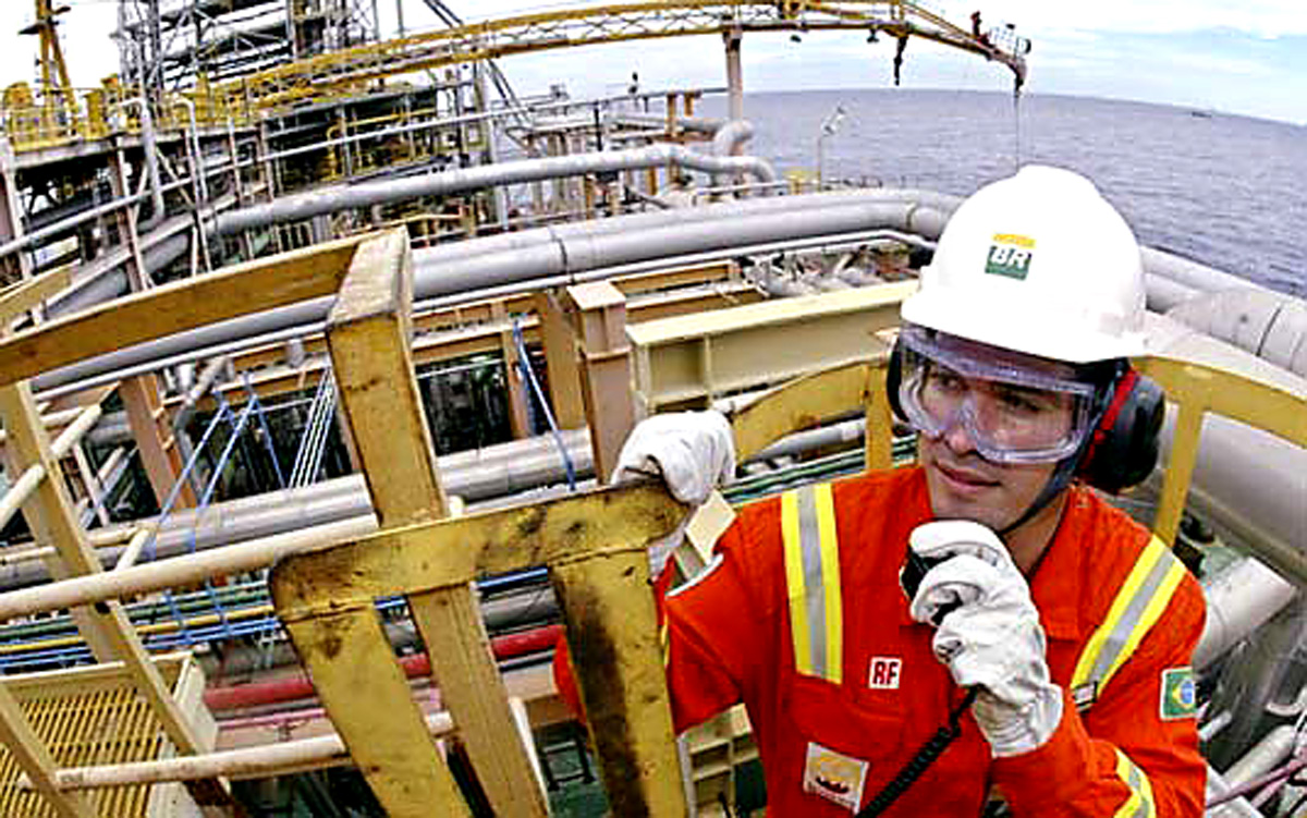 Trabalhador da Petrobras<a style='float:right;color:#ccc' href='https://www3.al.sp.gov.br/repositorio/noticia/12-2010/CARLINHOS1PETROFEDERAL.jpg' target=_blank><i class='bi bi-zoom-in'></i> Clique para ver a imagem </a>