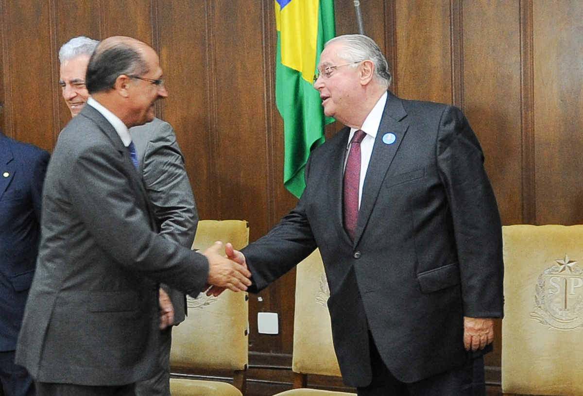 Geraldo Alckmin e Barros Munhoz<a style='float:right;color:#ccc' href='https://www3.al.sp.gov.br/repositorio/noticia/N-01-2013/fg120722.jpg' target=_blank><i class='bi bi-zoom-in'></i> Clique para ver a imagem </a>