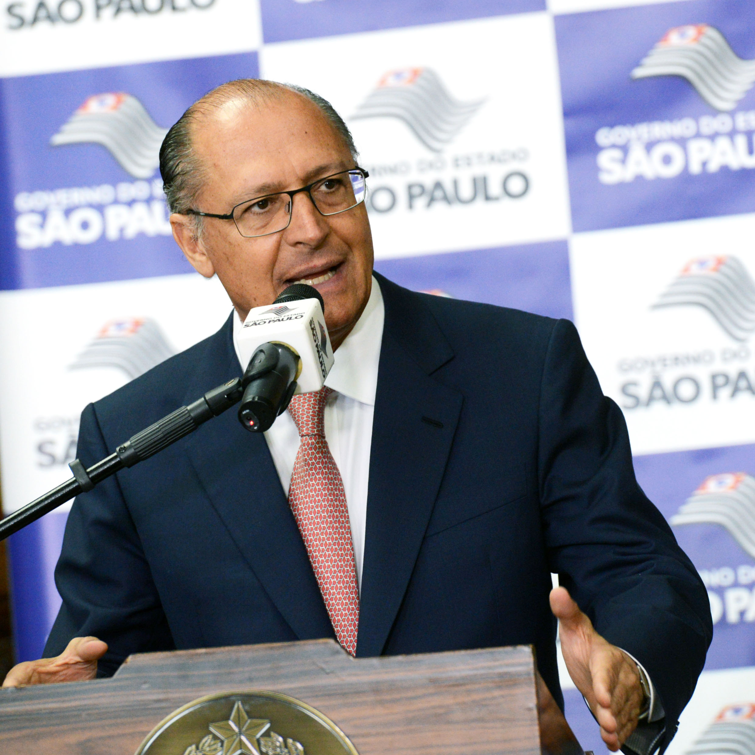 Governador Geraldo Alckmin discursa na solenidade <a style='float:right;color:#ccc' href='https://www3.al.sp.gov.br/repositorio/noticia/N-01-2014/fg157885.jpg' target=_blank><i class='bi bi-zoom-in'></i> Clique para ver a imagem </a>