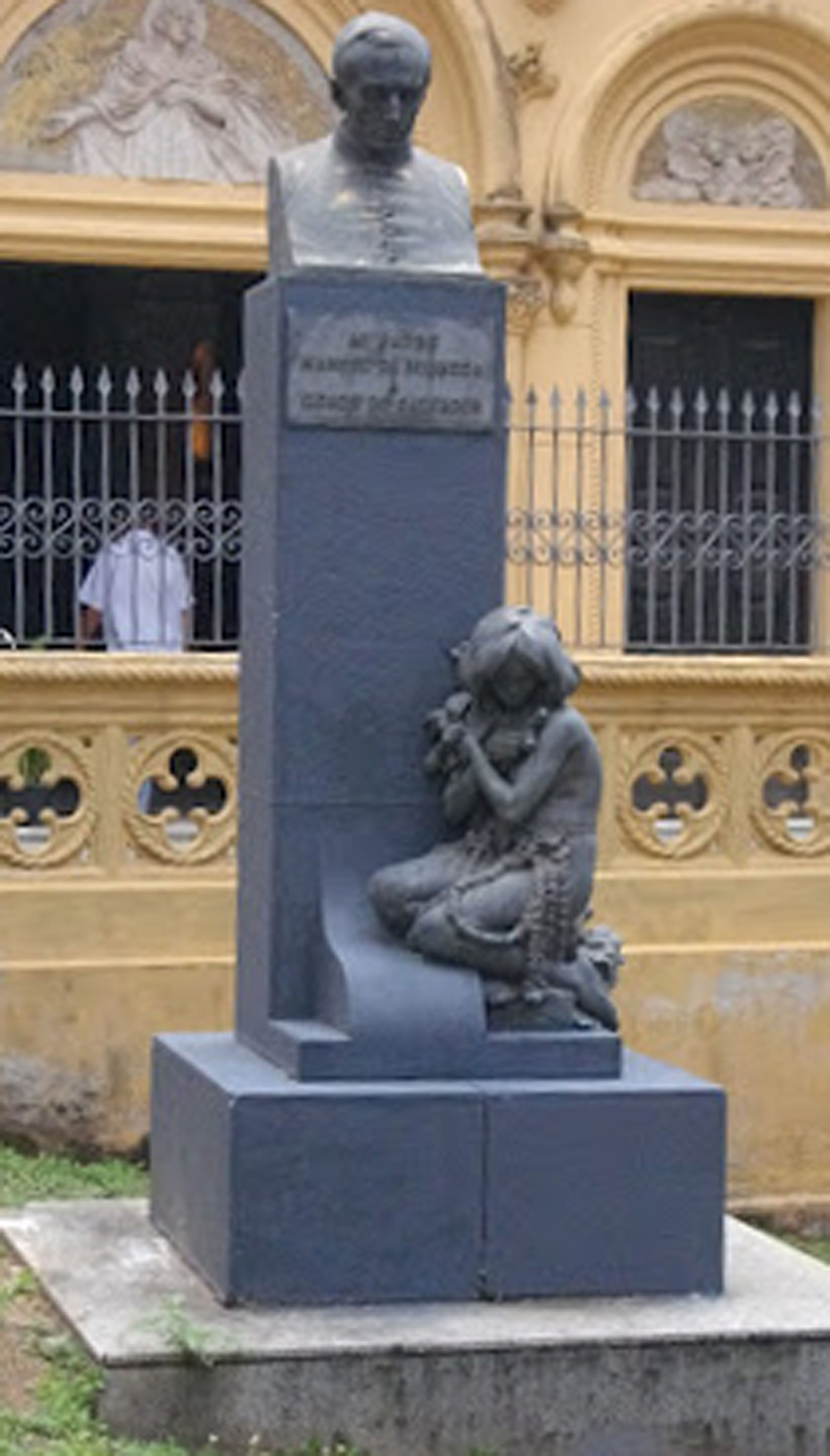 Monumento de Nbrega e a ndia catequisada, do escultor Pasquale de Chirico, em Salvador<a style='float:right;color:#ccc' href='https://www3.al.sp.gov.br/repositorio/noticia/N-01-2014/fg158129.jpg' target=_blank><i class='bi bi-zoom-in'></i> Clique para ver a imagem </a>