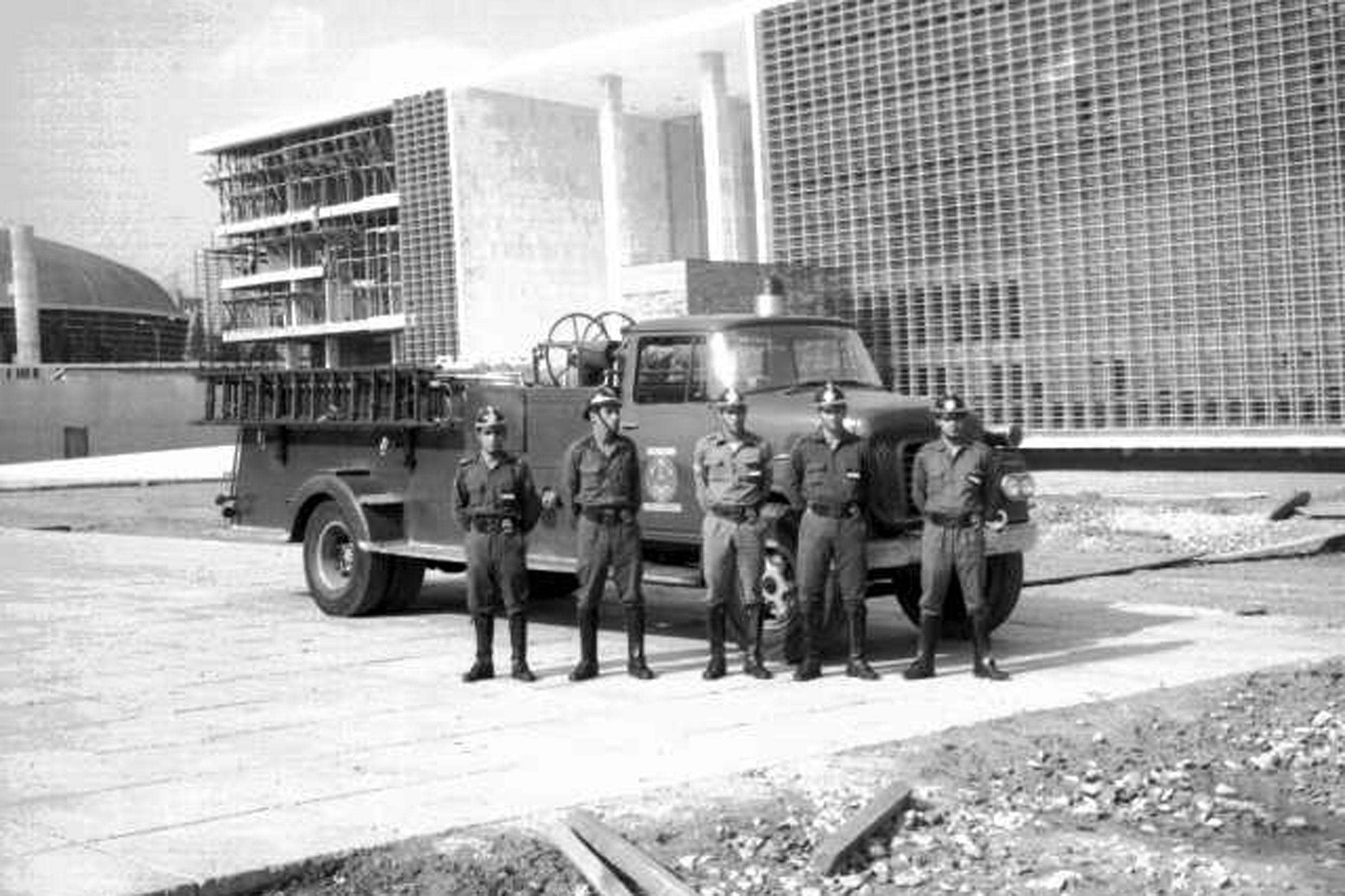 Obras do Palcio 9 de julho nos anos 60<a style='float:right;color:#ccc' href='https://www3.al.sp.gov.br/repositorio/noticia/N-01-2023/fg294873.jpg' target=_blank><i class='bi bi-zoom-in'></i> Clique para ver a imagem </a>