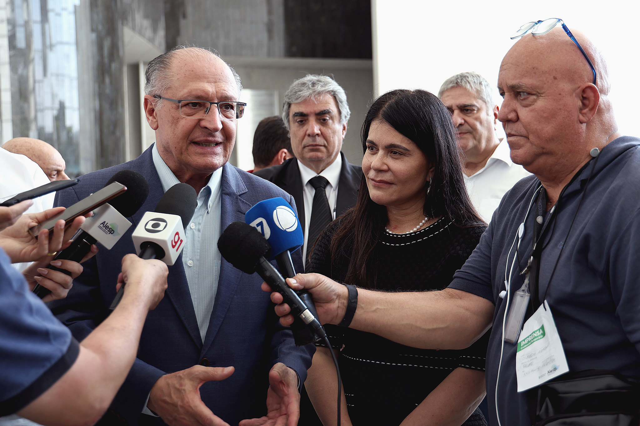 Geraldo Alckmin em entrevista  imprensa<a style='float:right;color:#ccc' href='https://www3.al.sp.gov.br/repositorio/noticia/N-01-2024/fg316801.jpg' target=_blank><i class='bi bi-zoom-in'></i> Clique para ver a imagem </a>