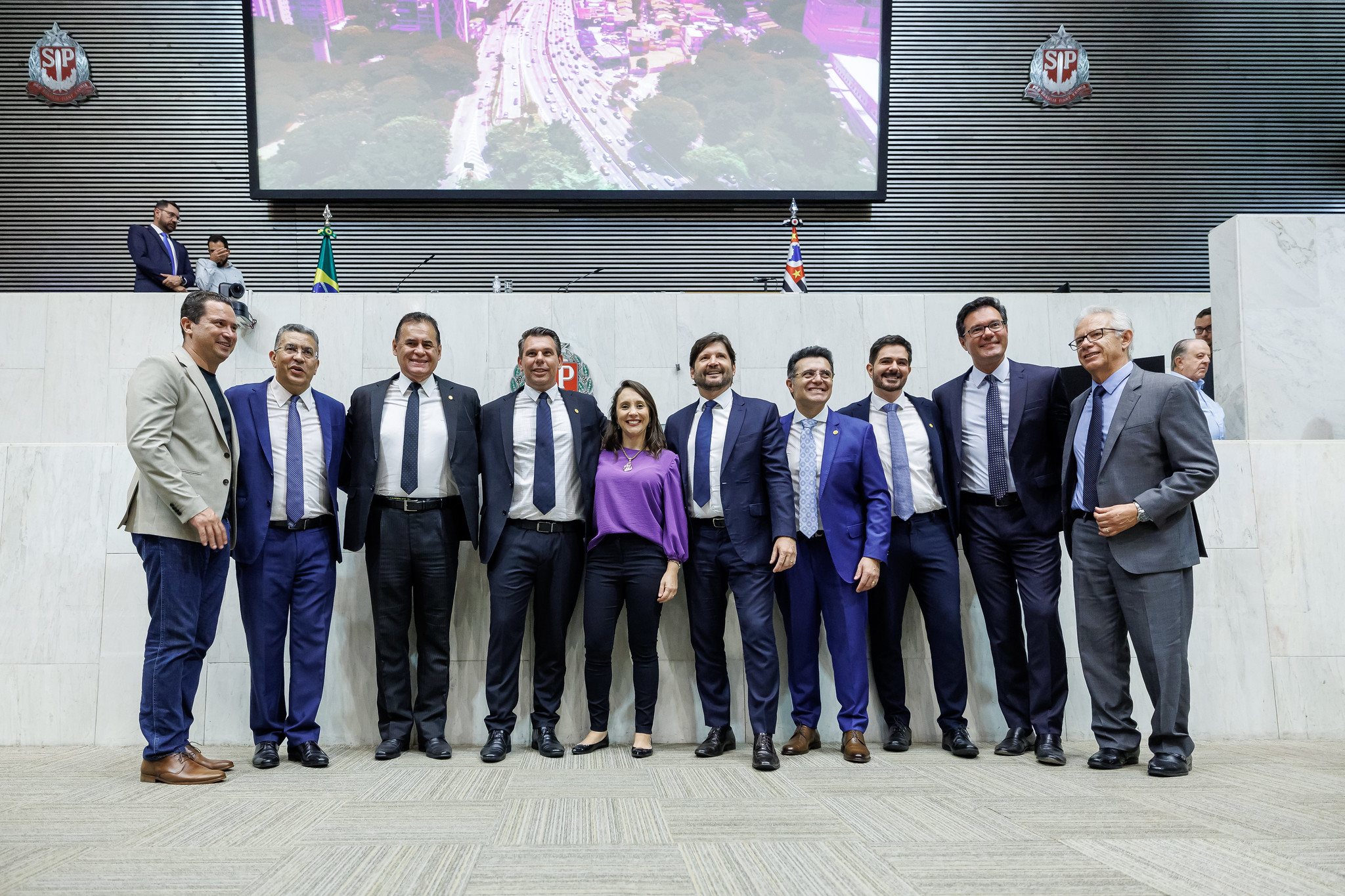 Novos parlamentares são empossados na Alesp<a style='float:right;color:#ccc' href='https://www3.al.sp.gov.br/repositorio/noticia/N-01-2025/fg339460.jpg' target=_blank><i class='bi bi-zoom-in'></i> Clique para ver a imagem </a>