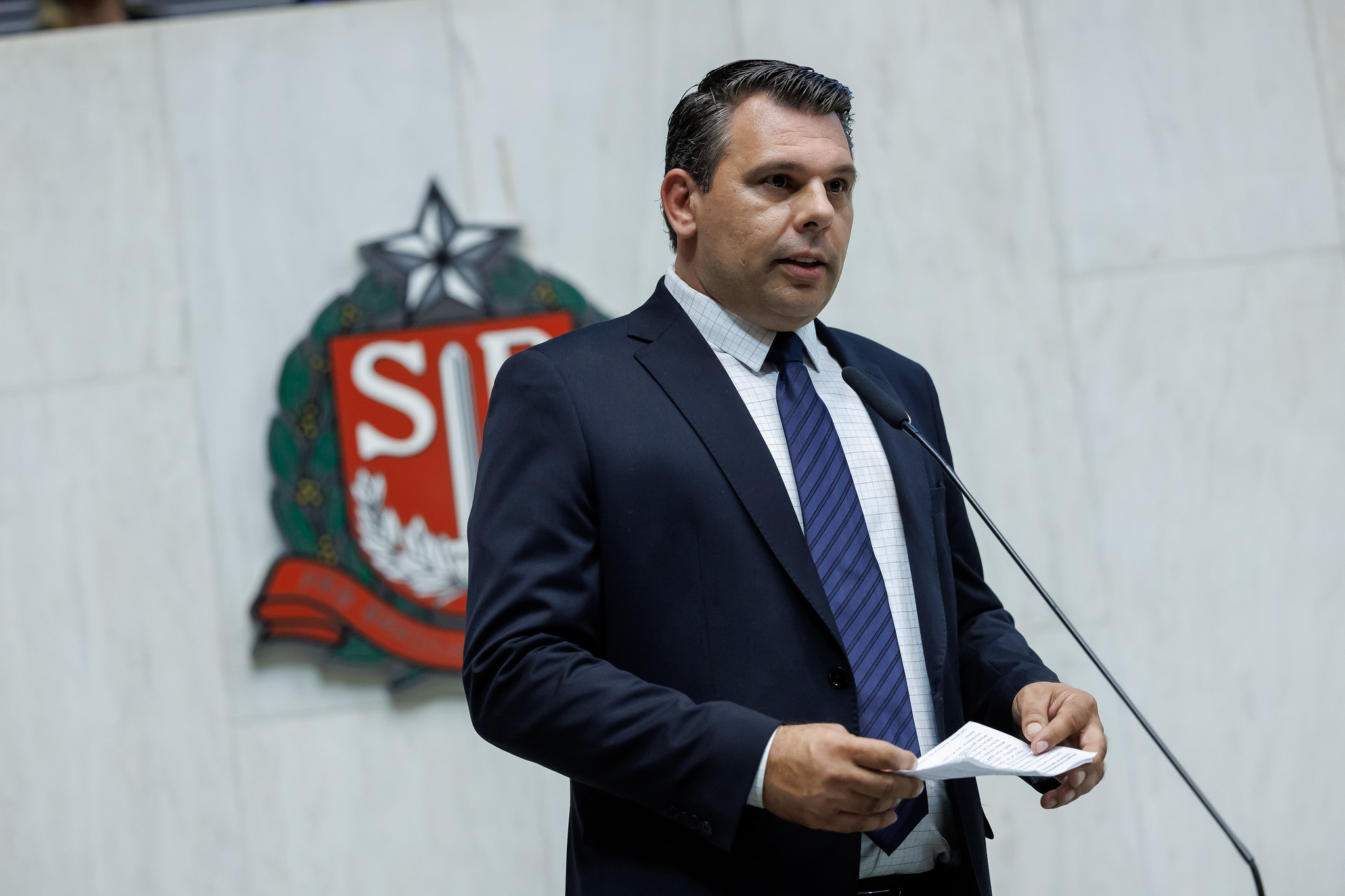 Fábio Faria de Sá assume seu primeiro mandato<a style='float:right;color:#ccc' href='https://www3.al.sp.gov.br/repositorio/noticia/N-01-2025/fg339463.jpg' target=_blank><i class='bi bi-zoom-in'></i> Clique para ver a imagem </a>