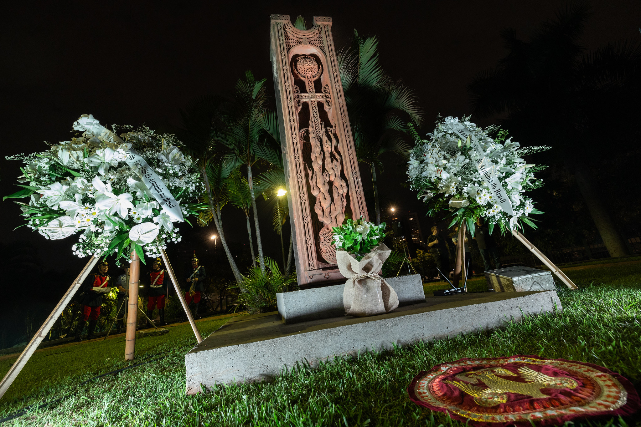 Cruz de Pedra: fé da comunidade (Rodrigo Romeo)<a style='float:right;color:#ccc' href='https://www3.al.sp.gov.br/repositorio/noticia/N-01-2025/fg339925.jpg' target=_blank><i class='bi bi-zoom-in'></i> Clique para ver a imagem </a>