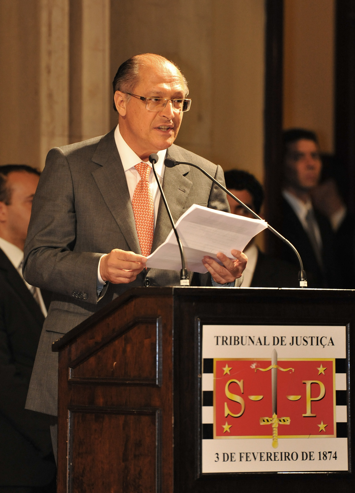 O governador Alckmin disse que So Paulo  engrandecido pela pujana do trabalho do seu Judicirio<a style='float:right;color:#ccc' href='https://www3.al.sp.gov.br/repositorio/noticia/N-02-2013/fg121020.jpg' target=_blank><i class='bi bi-zoom-in'></i> Clique para ver a imagem </a>