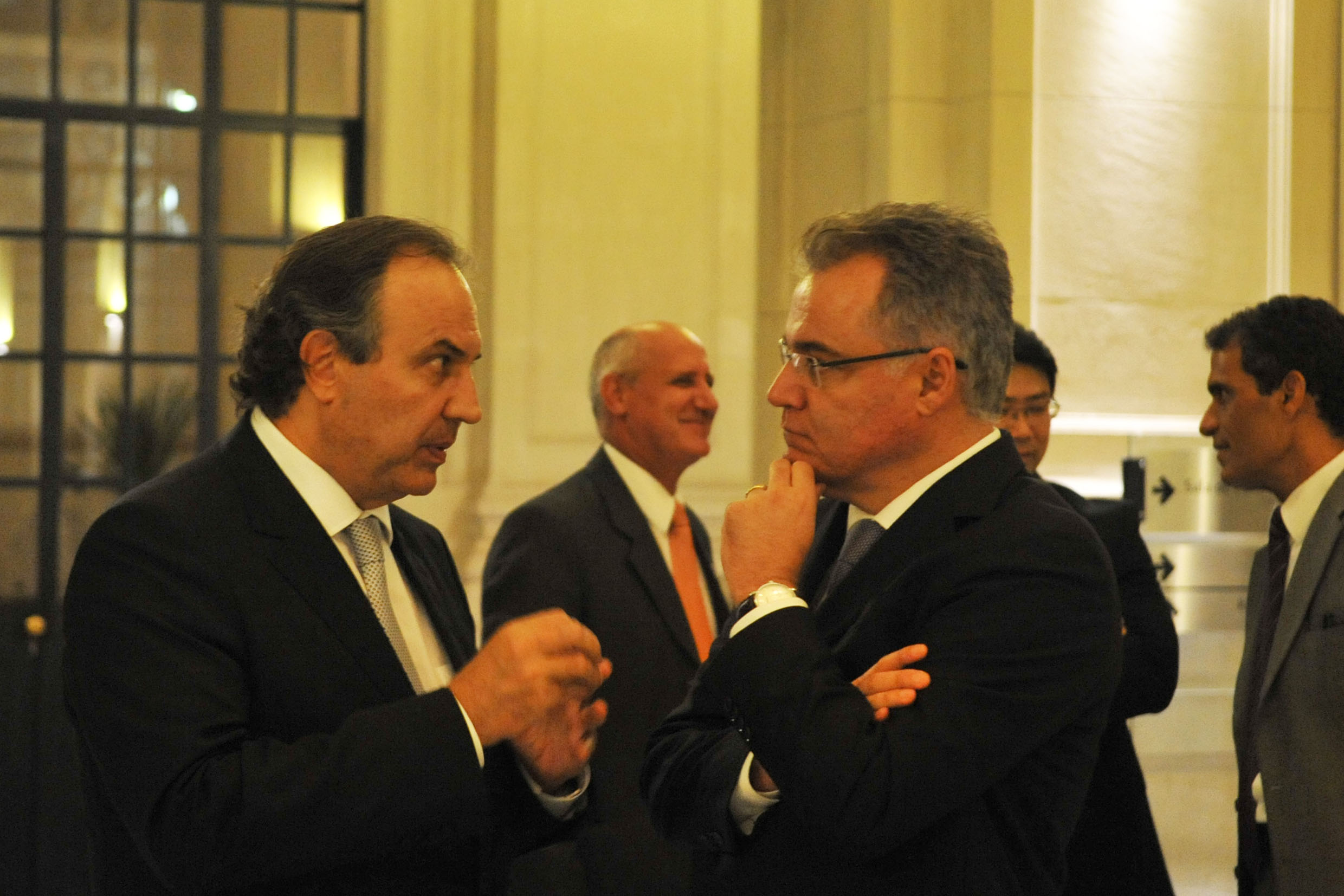 Secretrio da Segurana Fernando Grella e Samuel Moreira, presidente do Legislativo paulista <a style='float:right;color:#ccc' href='https://www3.al.sp.gov.br/repositorio/noticia/N-02-2014/fg158378.jpg' target=_blank><i class='bi bi-zoom-in'></i> Clique para ver a imagem </a>