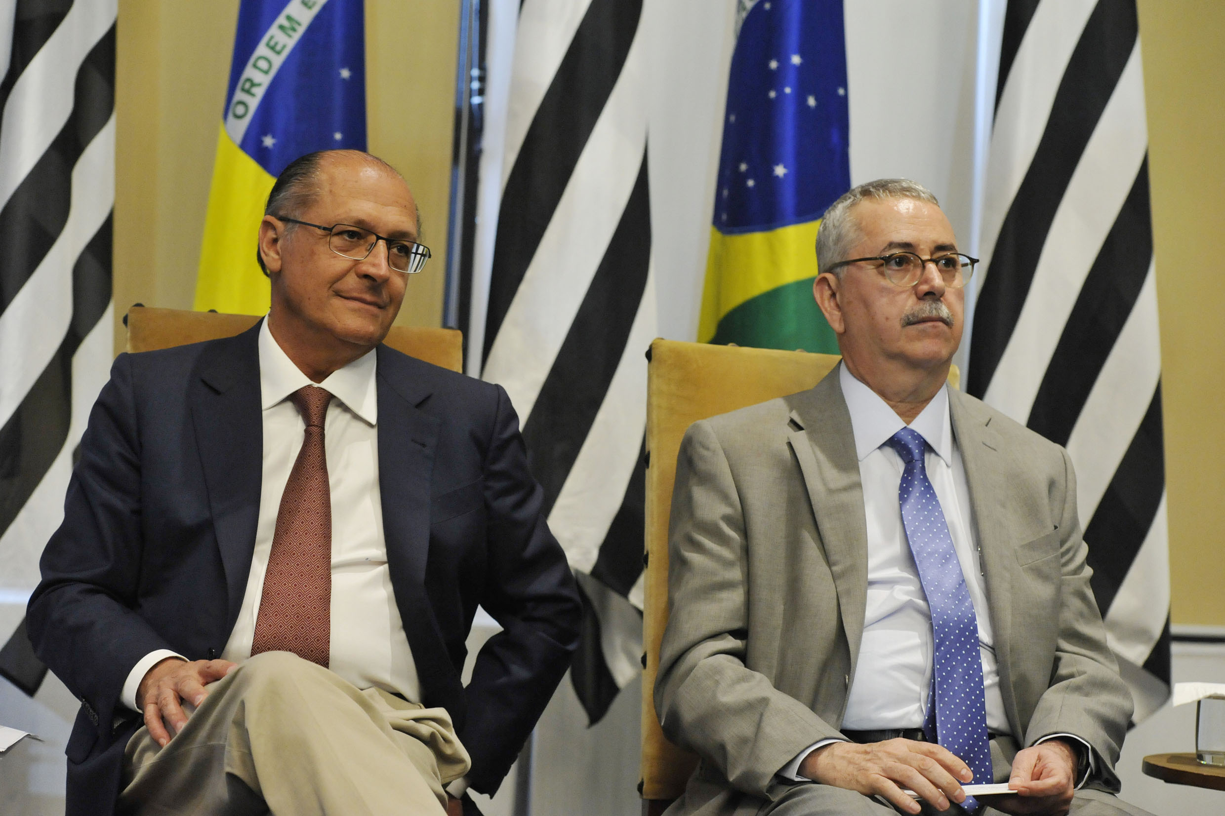Geraldo Alckmin e Chico Sardelli<a style='float:right;color:#ccc' href='https://www3.al.sp.gov.br/repositorio/noticia/N-02-2015/fg167767.jpg' target=_blank><i class='bi bi-zoom-in'></i> Clique para ver a imagem </a>